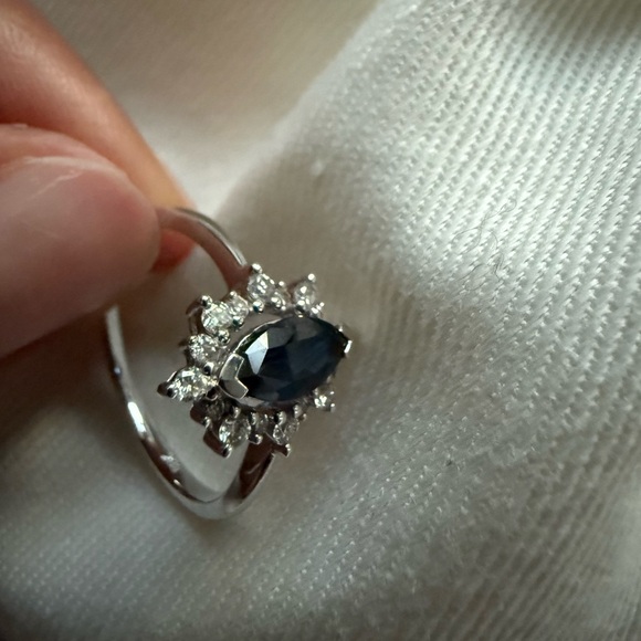 18K White Gold Sapphire & Diamond Engagement Ring - Picture 7 of 16